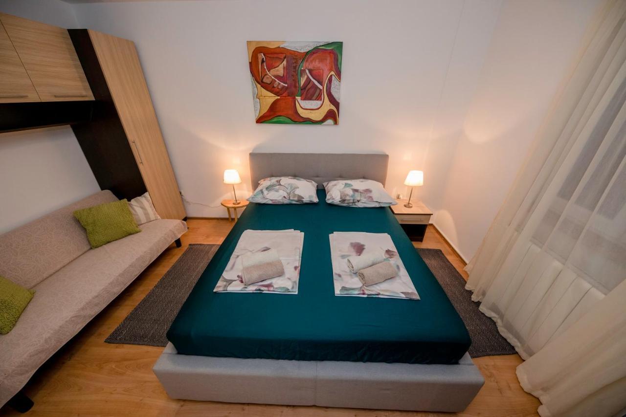 Apartments And Rooms Bolero Rab Town Eksteriør bilde